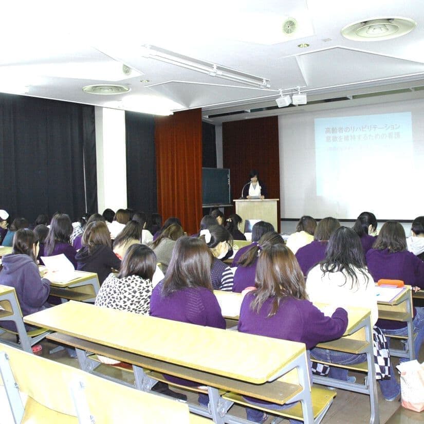 佼成看護専門学校